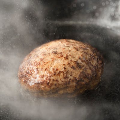 こだわりの豚肉100%ハンバーグ