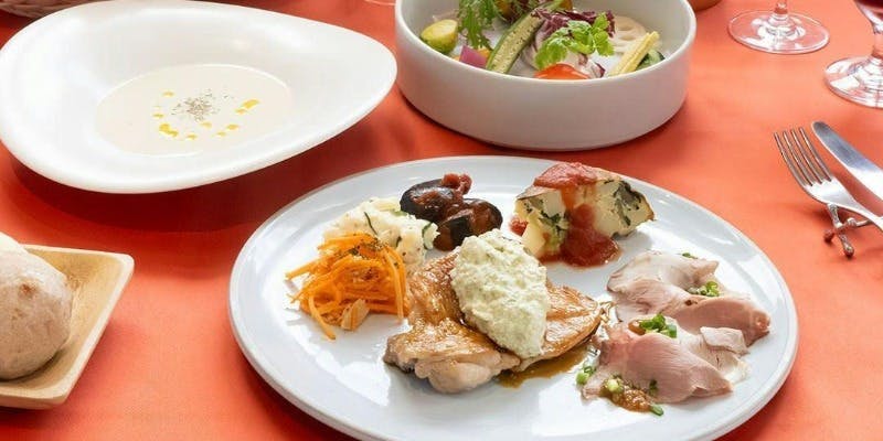 【飲み放題付パーティープラン】忘新年会に！パン食べ放題＋10種類のメインから自由に選べる