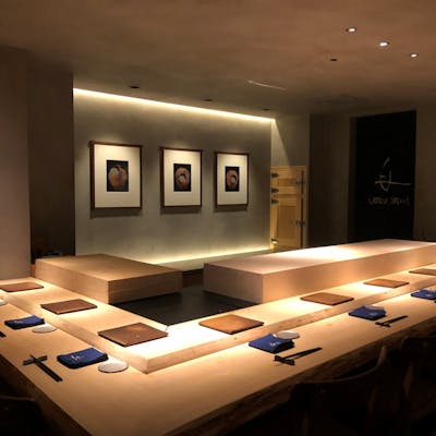 アートギャラリーの中にある鮨屋