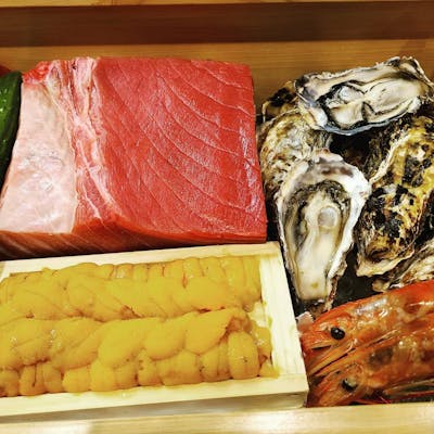 目利きと信頼関係で仕入れる厳選食材とこだわりの「国産特選うに」