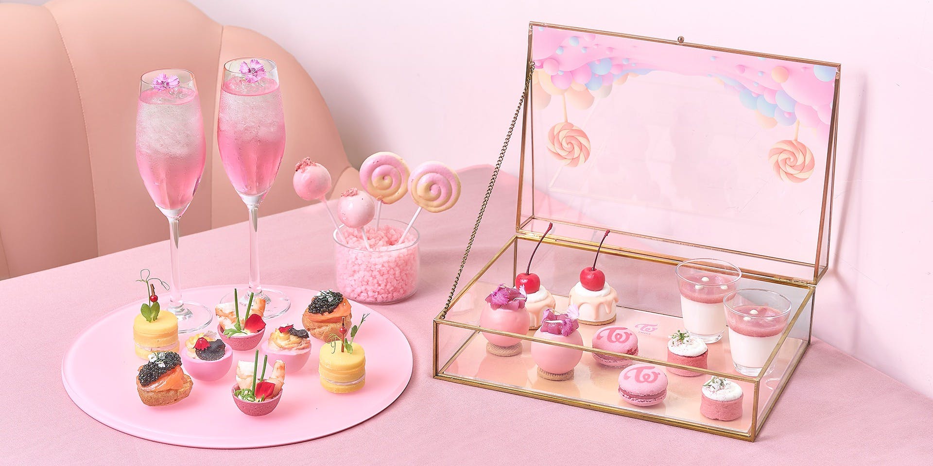 MIXup／W大阪 12/1～1/31 FESTIVE AFTERNOON TEA（土日祝） ティー