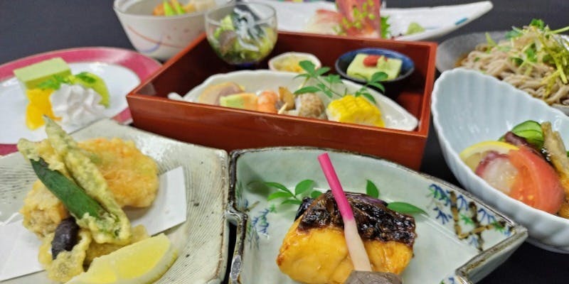 【月替りおまかせコース　万楽（ばんらく）】刺身、揚物など全8品