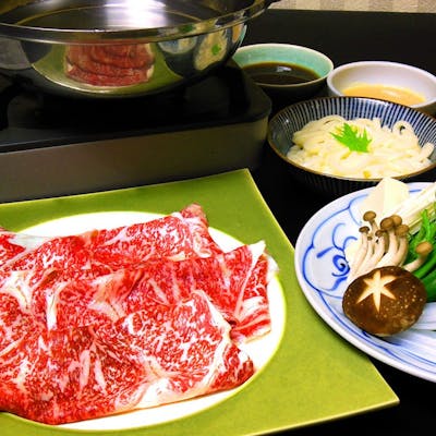 とろけるような食感の極上霜降り肉