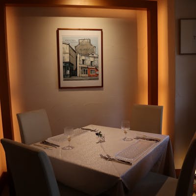 落ち着いた雰囲気の店内