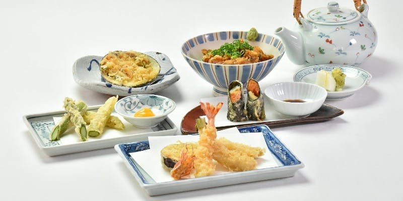 【期間限定 100周年記念メニュー】車海老や季節の天ぷら3皿を味わえる「水無月膳」