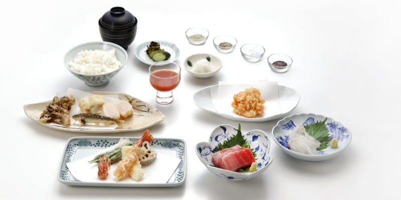 【浜風】記念日に最適！車海老の天ぷらや魚介三品、かき揚げなど旬の素材をご堪能いただけるコース