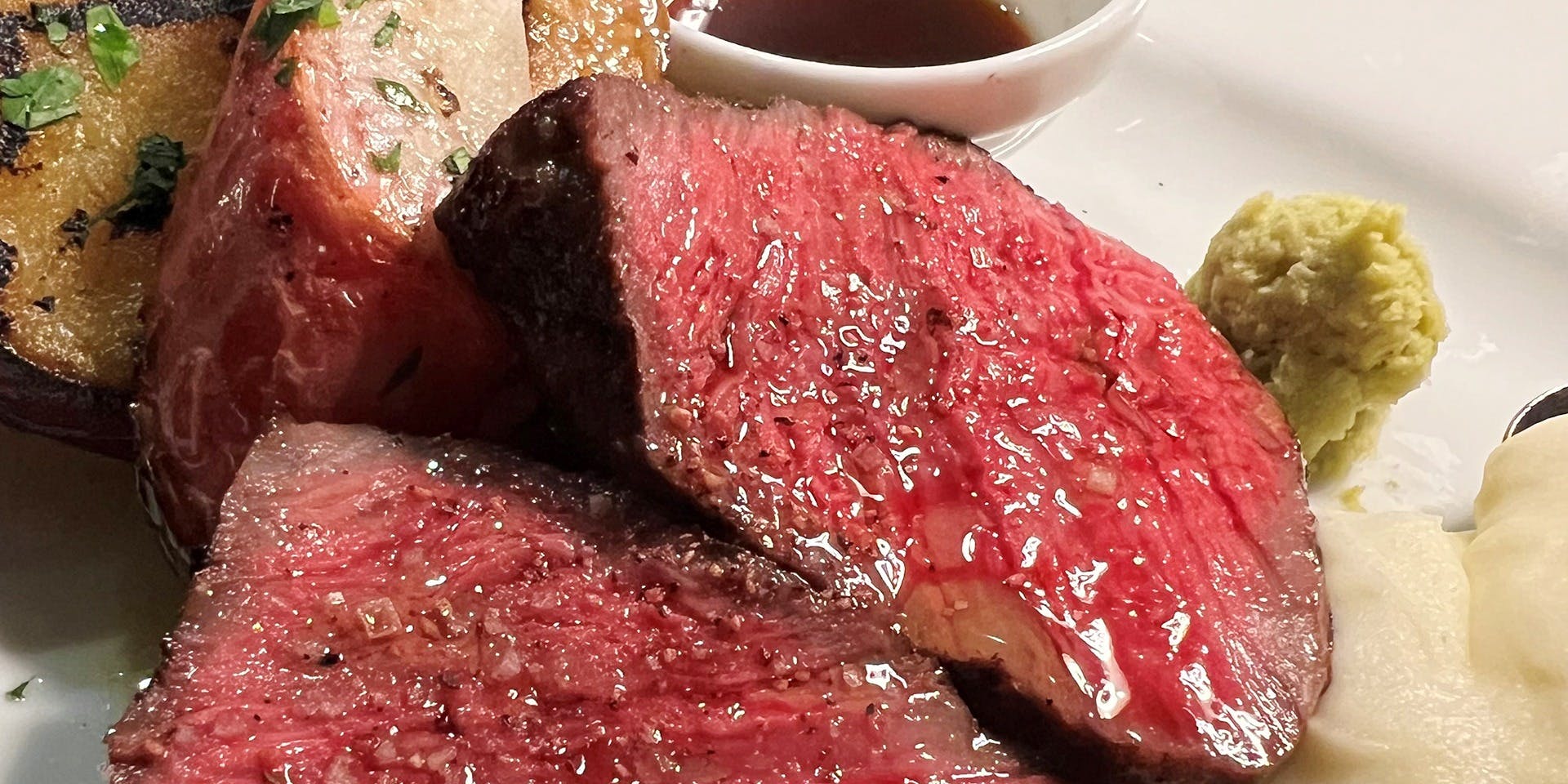 カルネジーオ イースト（CarneSio east）