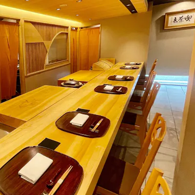 落ち着いた雰囲気の店内