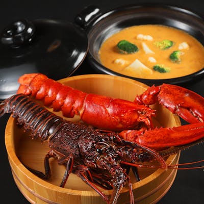 鮮度が自慢 生簀から引き上げる魚介