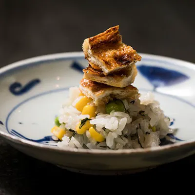 料理を美しく引立たせる器や小物
