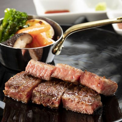 A5・A4ランクの雌牛のみの厳選“山形牛”