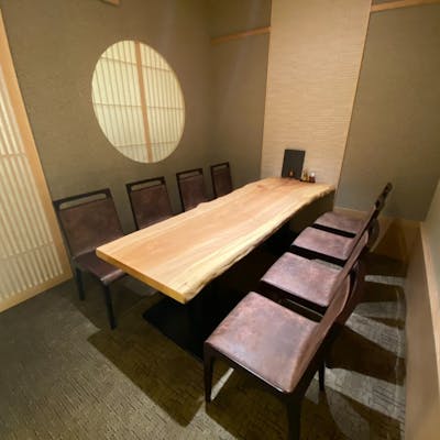 和モダンの落ち着いた空間