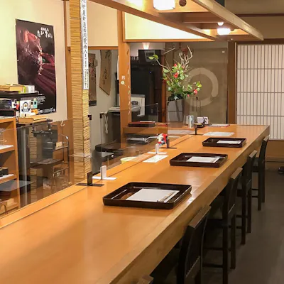 落ち着いた雰囲気の店内