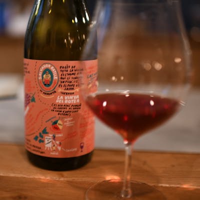 ロゼワインをメインに品揃え