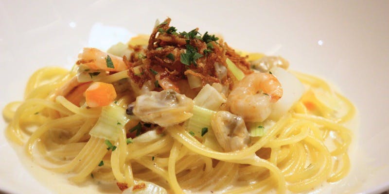 【1/1～】選べるメイン1種＋ブッフェ！コントレイルランチAコース＋ソフトドリンク飲み放題付