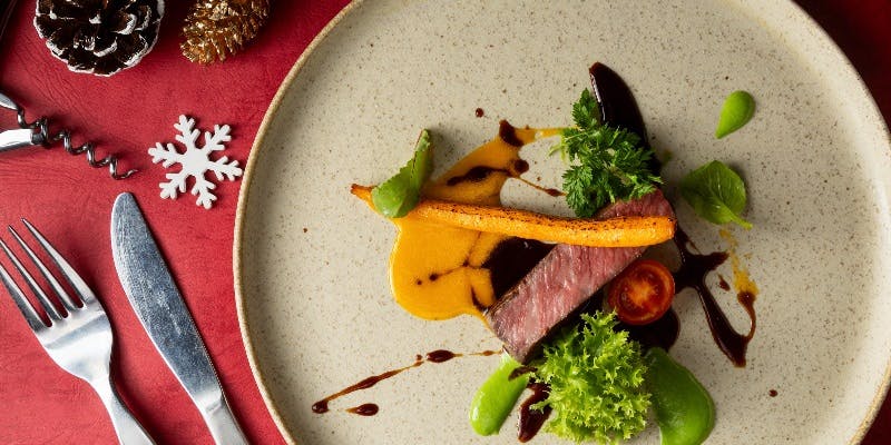 【Xmas2025】12/18～25限定！選べるメイン3品＋創作ビュッフェ＋ドリンクバー（12/18～25）