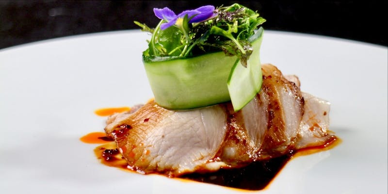 【ランチ限定】2種のキャビアの「華の彩り」やチャイニーズ海鮮ラビオリ、極上イベリコ豚の四川風を満喫