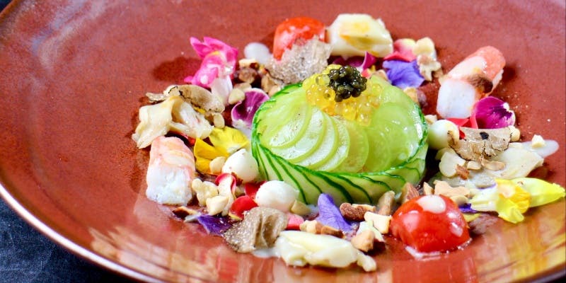 1/19～【ランチ限定】前菜スペシャリテ「華の彩り」や鮑とビーツクリーム煮込み、中国風焼きリゾットを堪能
