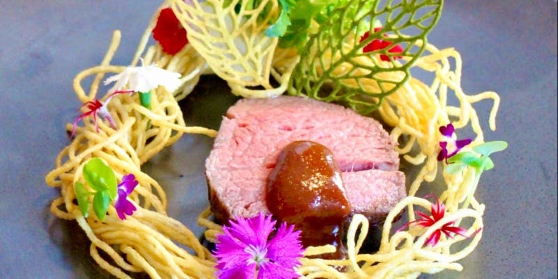 【XMAS】山形牛炭火焼XMASstyle、壁を飛び越えるほど美味の佛跳墻と2種のフカヒレで幸せXMAS＋シャンパン付