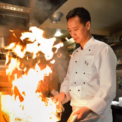 中華の鉄人の脇屋友詞氏より継承した新しい中華を新山重治が昇華させた超絶中華