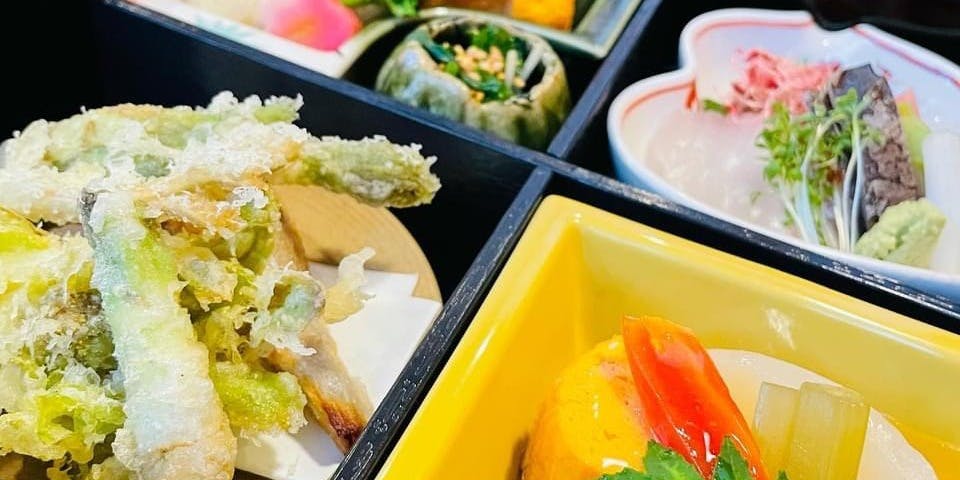 日本料理 こもりく