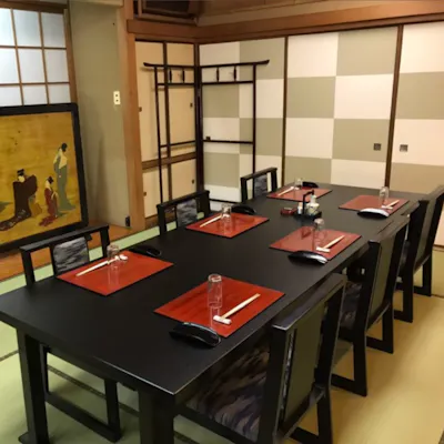 落ち着いた雰囲気の店内