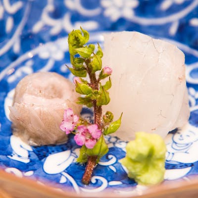 食を引き立てる上品な酒とともに