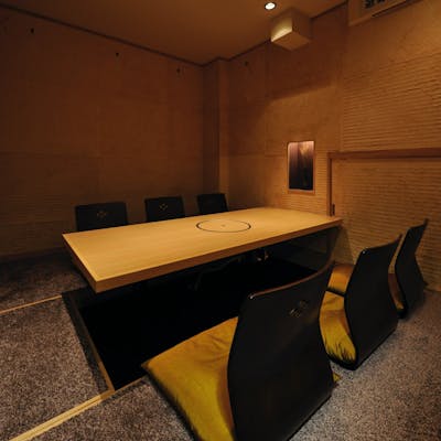 落ち着いた雰囲気の店内