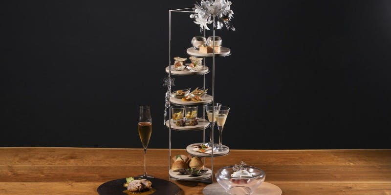 【MOONLight High Tea 2025～Winter～】選べるメイン＋デザート付＋アニバーサリープラン（窓側確約）