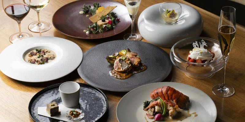 MOONLight Course（全8品）＋ソムリエ厳選ペアリング5杯付（窓側確約）