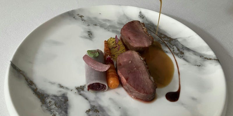 【シェ オリビエ】前菜・お肉とお魚のWメイン・デザート 全4品