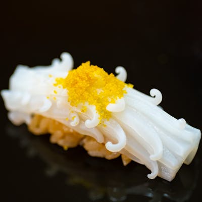 丁寧な仕込と繊細な技が織りなす、優美な握り