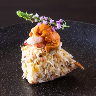 四季折々の恵みを携えた旬のネタや一品料理