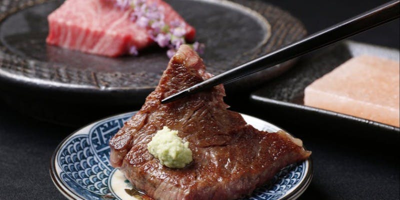 【極みコース】お1人様6,500円　黒牛炙りユッケや厳選ホルモン2種、厚切りカイノミなど（全9品）