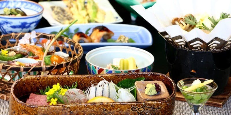 【会席】前菜5種 、お造り4種、焼物、酢の物など 全8品