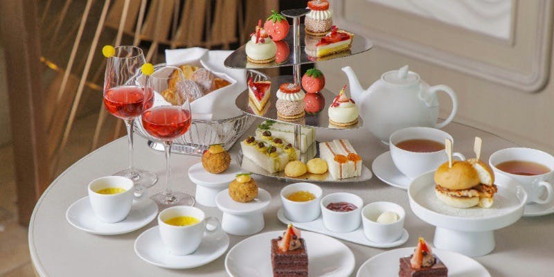 【1/1～ 平日限定】ストロベリー＆チョコレートアフタヌーンティー