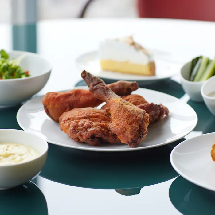 Maison Marunouchi フォーシーズンズホテル丸の内 東京 週末限定 Marunouchiフライドチキン シャンパンフリーフロー ティー プラン メニュー 一休 Comレストラン Maison Marunouchi フォーシーズンズホテル丸の内 東京 週末限定 Marunouchiフライドチキン シャンパンフリーフロー ティー プラン メニュー 一休 Comレストラン