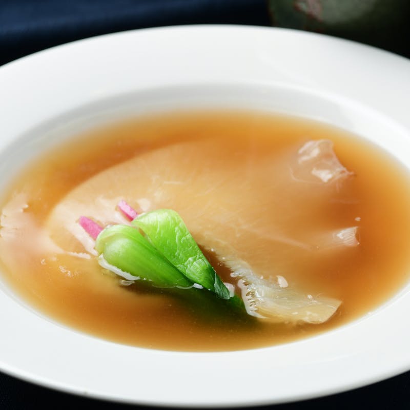 【薔薇花】上海蟹味噌入りフカヒレの姿煮、伊勢海老、A5和牛とフォアグラ、燕の巣など全9品
