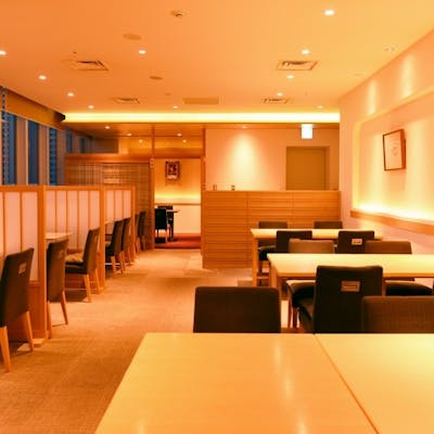 落ち着いた雰囲気の店内