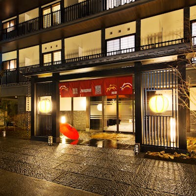 風流な南禅寺垣で囲まれた庭園のある、密やかな隠れ家