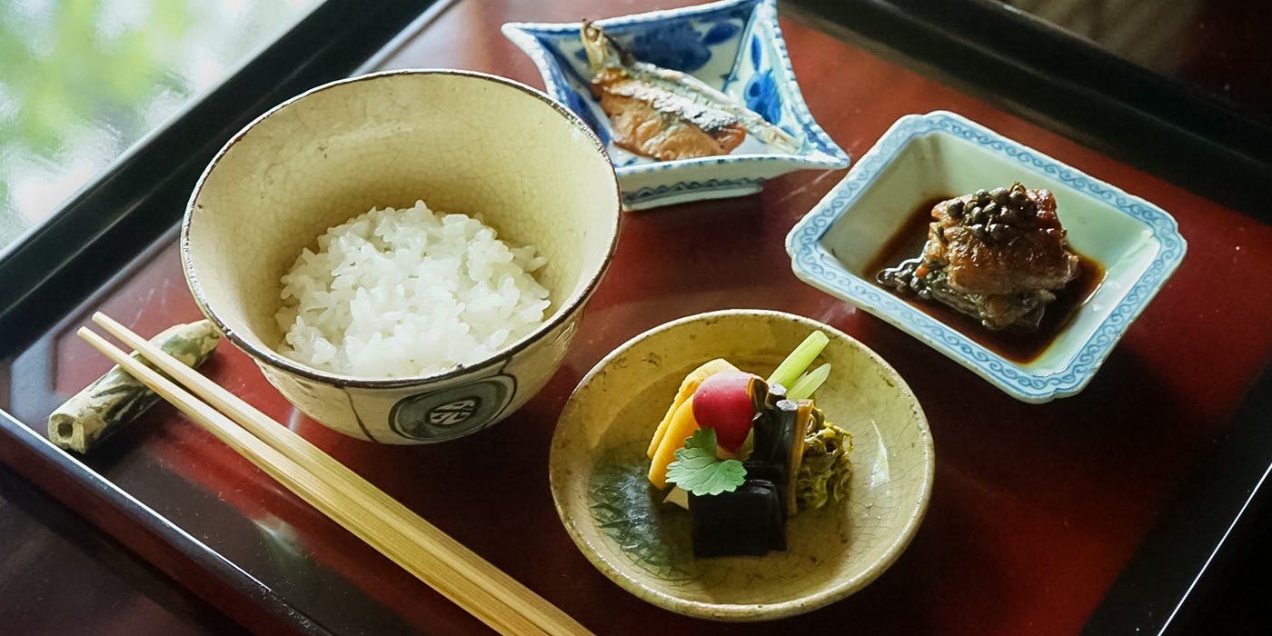 青蓮院門跡前 月おか