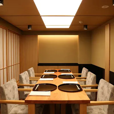 落ち着いた雰囲気の店内
