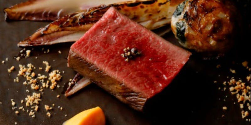 【プリフィクスB】選べる前菜、魚と肉のWメイン、デザート全4品＋クリスマスカクテル付き