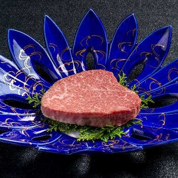 【ディナー】肉ソムリエが付ききりでその日のおすすめ料理をご提案する特別コース（カウンター限定）