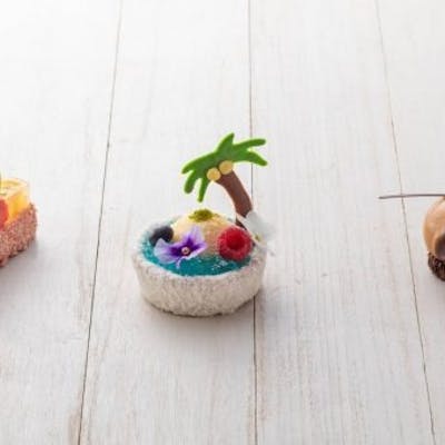 季節のフルーツを用いたマンスリーケーキ