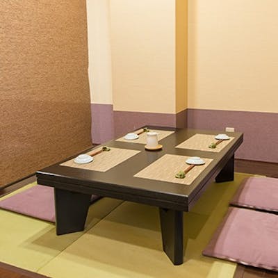 大人の隠れ家を思わせる店内