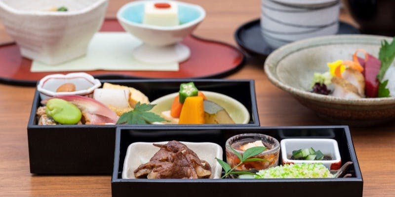 日本料理 Japanese Cuisine 桜丘