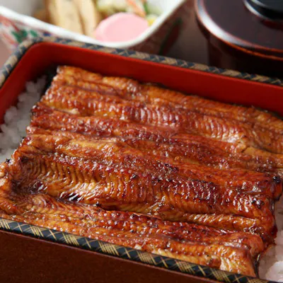 真心込めて一串一串焼き上げた、当日仕入れの活きた鰻