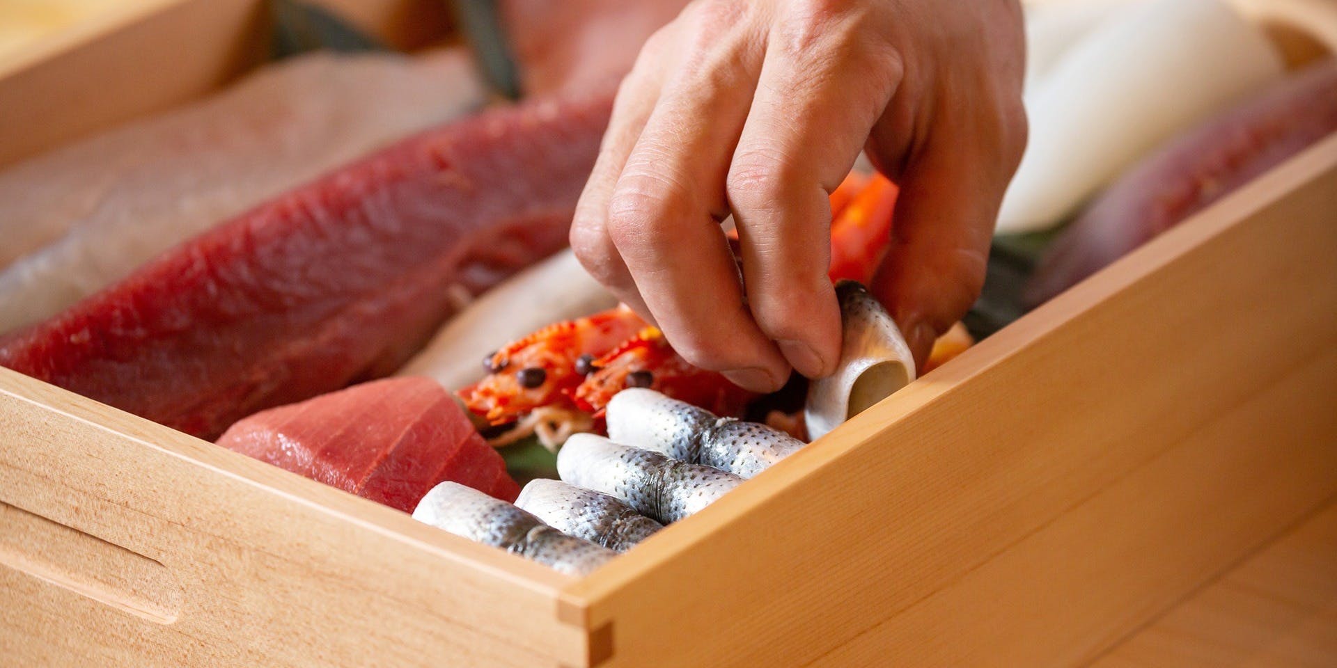 鮨 囃子（HAYASHI）