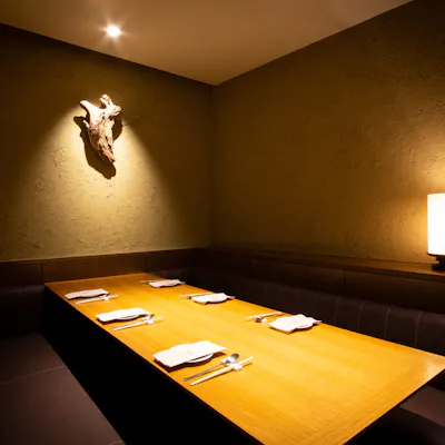 会食や接待に向く設えの個室